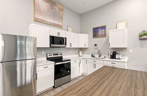 Shelby Park House | Derby Oasis- Home Away From Home