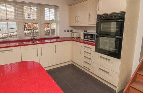 West Woodburn House | DERESIDE, pet friendly, character holiday cottage in West Woodburn