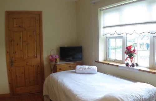 Scarriff Bed & Breakfast | Derghaven B&B, Hostel & Self Catering