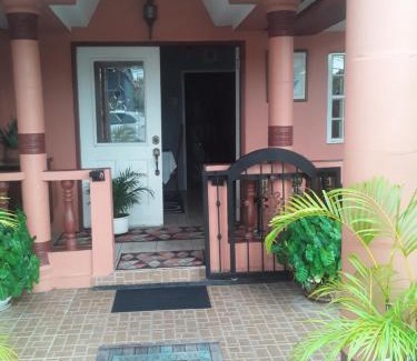 Piarco Bed & Breakfast | Derick's Inn