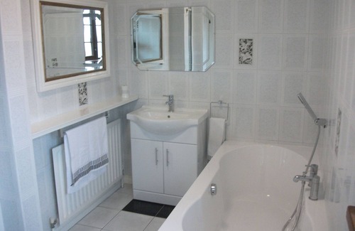 Londonderry House | Derry City Brookhill House self catering, Culmore Road