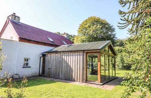 Whitland House | Derry Cottage
