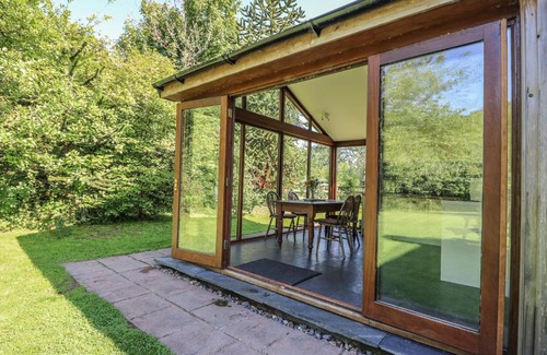 Whitland House | Derry Cottage