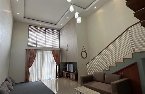 Klojen Villa | Derumah 35 Villa