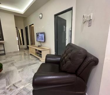 Bandar Tun Razak Apartment | Desa Damai Homestay fully air cond and self check in #7 pax