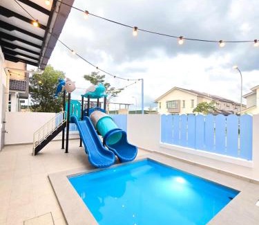 Bandar Penawar House | Desaru Kids Water Slide Pool & BBQ Homestay