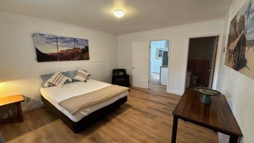 Sanderson Hotel | Desert Air Motel
