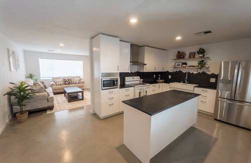 Palm Springs House | Desert Avenue – Family-Friendly Escape with Stunning Views