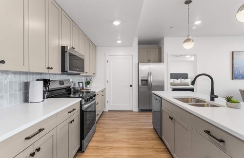 Green Springs Condo | Desert Breeze Retreat l Cozy Escape for Families