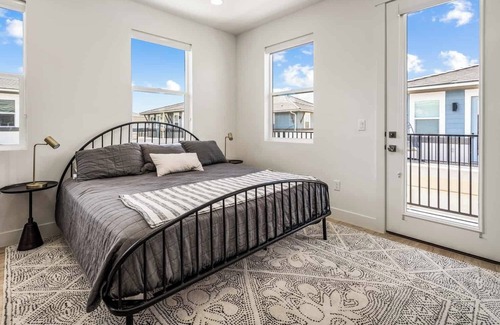 St. George House | Desert Brooke Casita: Desert Color Lagoon + Beaches