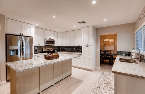 Optimist Park NW House | ☀︎Desert Destination HEATED Poolside Escape☀︎Near ASU♆