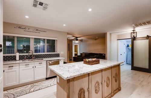 Optimist Park NW House | ☀︎Desert Destination HEATED Poolside Escape☀︎Near ASU♆
