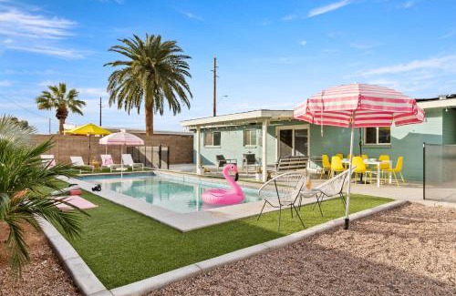 Town And Country Scottsdale House | Desert Dream - Old Town Mid-Century Modern - Heated Pool
