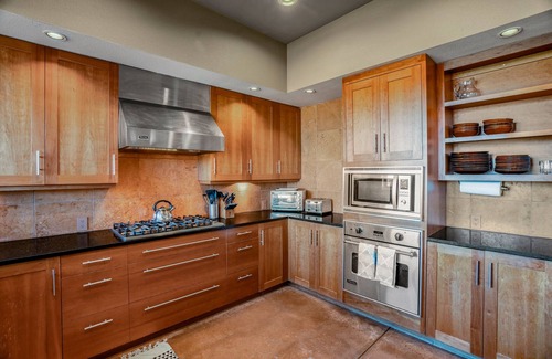 Youngsville House | Desert Elegance on Abiquiu Lake