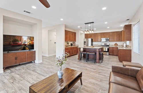 Palmdale House | Desert Family Oasis 4BR Near Trails Attractions