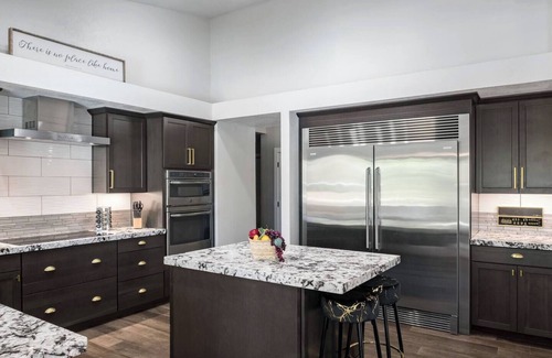 Mesa House | Desert Getaway | Heated Pool, Mini Golf & Games