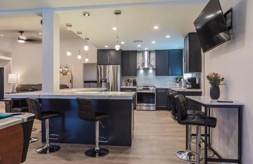 San Tan Valley House | Desert getaway retreat, pool, spa, billiards, bbq