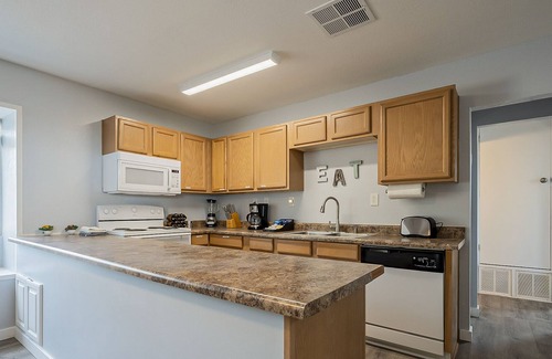 Apache Junction House | Desert Hideaway -2 bed2bath WIFI horse stalls pet friendly acre lot