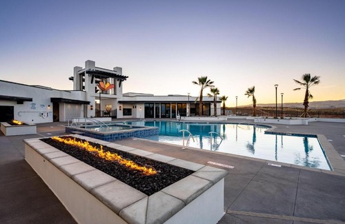 St. George House | Desert Lagoon #74