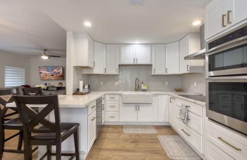 North Scottsdale Apartment | Desert Modern Condo 15 minutes from Old Town, hiking trails and more!