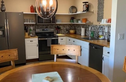 Limberlost House | Desert Morada Casita J: 2 Bedroom 1 Bath Dog Friendly maximum 2-NO OTHER PETS