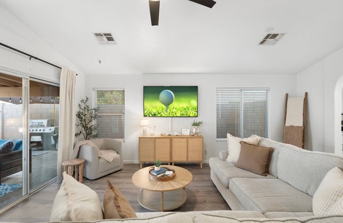 Greenfield Lakes House | Desert Oasis: 3BR Home with Heated Pool Near San Tan Mall