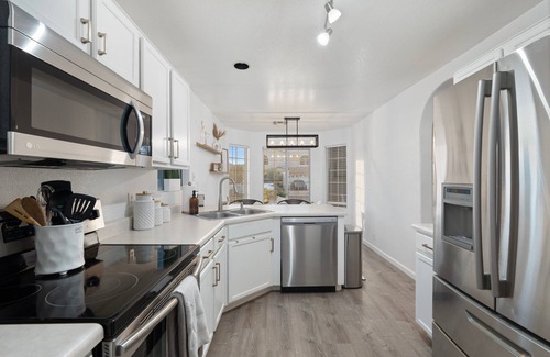 Greenfield Lakes House | Desert Oasis: 3BR Home with Heated Pool Near San Tan Mall