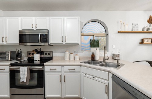 Greenfield Lakes House | Desert Oasis: 3BR Home with Heated Pool Near San Tan Mall