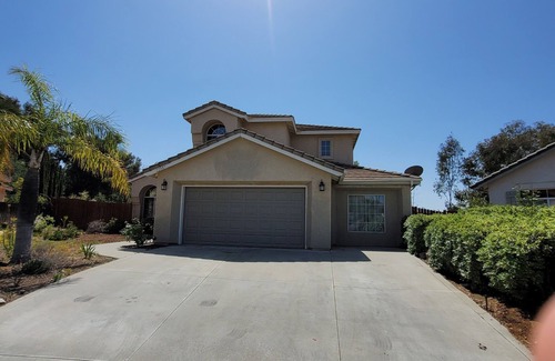 Wildomar House | Desert Oasis centrally located-3bds/3baths, pool house with piano.