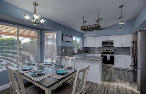 Cottonwoods Crossing House | Desert Oasis - Heated Pool, Putting Green, Lots of Parking