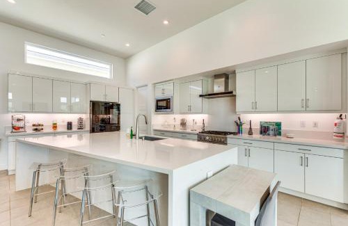 Palm Springs House | Desert Oasis in Palm Springs with Resort-Style Perks