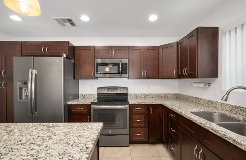 Village Grove House | Desert Oasis Retreat Pool Spa Casita