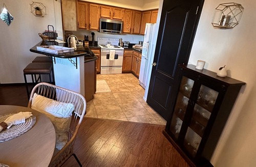 Greenway Palms Condo | Desert Oasis!