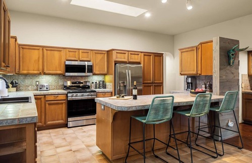 West Sedona House | Desert Oasis w/Lush Backyard + Walk to Trails