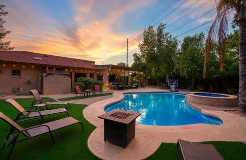 Woodleaf House | Desert Palms