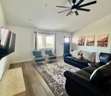 Drexel Heights House | Desert Peak Sol, 8min Gem Show, 10m Downtown