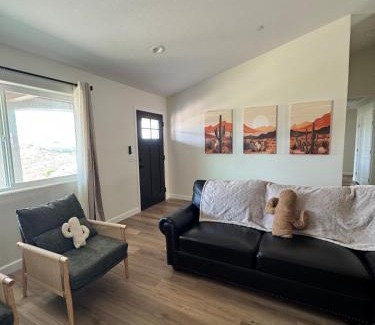 Drexel Heights House | Desert Peak Sol, 8min Gem Show, 10m Downtown