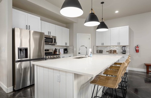 Hurricane House | Desert Playground! *new* Sleeps 30, Private Pool! Games!