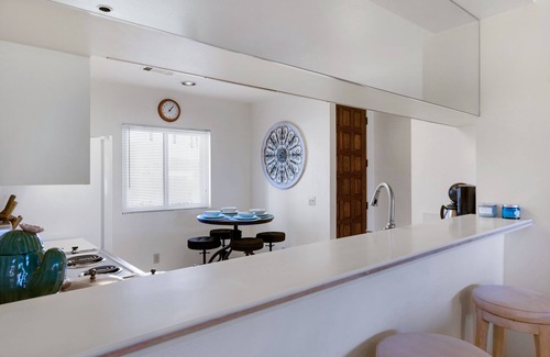 Palm Springs Bed & Breakfast | Desert Princess Cc And Resort, On Golf Course, W/Mountain Views