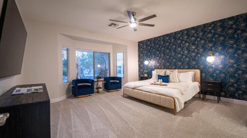 Queenland Manor House | Desert Queen Queen Creek