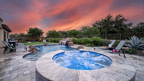 Queenland Manor House | Desert Queen Queen Creek