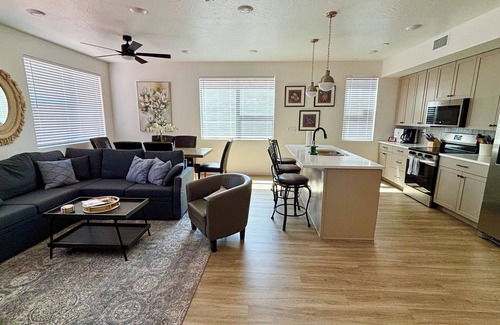 St. George Condo | Desert Retreat-2 Bedroom/2 Bath, sleeps 8