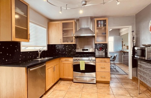 Santa Fe Villa | Desert Retreat House with Pool and Casita 15 minutes from Downtown