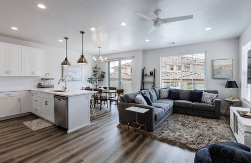 Washington House | Desert Riviera | Prime Location For Adventure! | 3 Bedroom, 3.5 Bathroom | Escondido Community