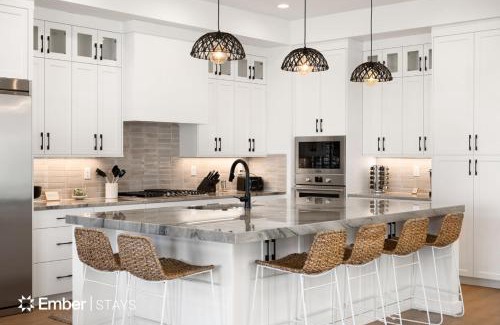 St. George House | Desert Sands Oasis at Desert Color (by Ember Stays)