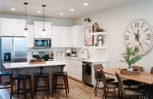 Washington Fields House | Desert Sky @ Freedom Village | Family Amenities & Community Pool