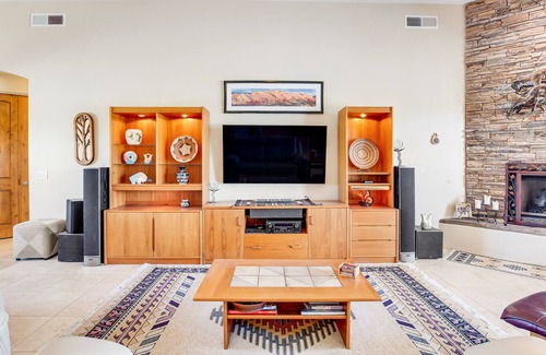 Rio Verde House | Desert stay with resort perks - pool, spa, fitness center, and athletic courts