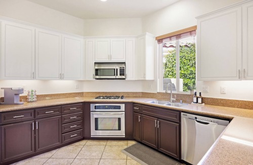 La Quinta House | Desert Sunset by VARE | Pool, Spa, Gym, Tennis!