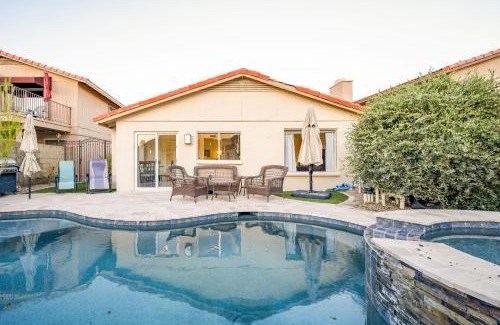 Ahwatukee Foothills House | Desert View Home Pool & Hot Tub