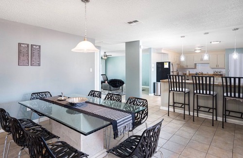 Maryvale House | Desert Villa. Private Heated Pool, Patio, Grill. 4-Bedroom. 15-mins from stadium